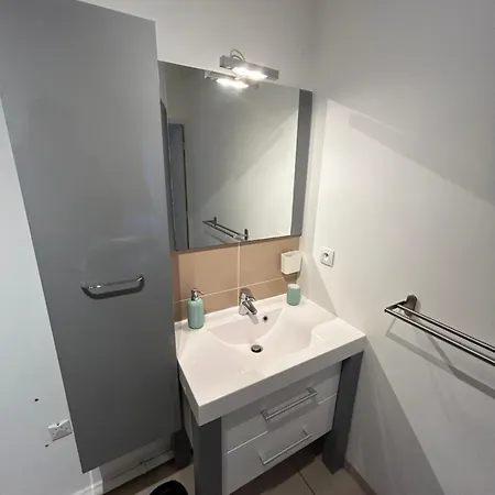 A 3 Mn A Pied Des Thermes Lägenhet Balaruc-les-Bains